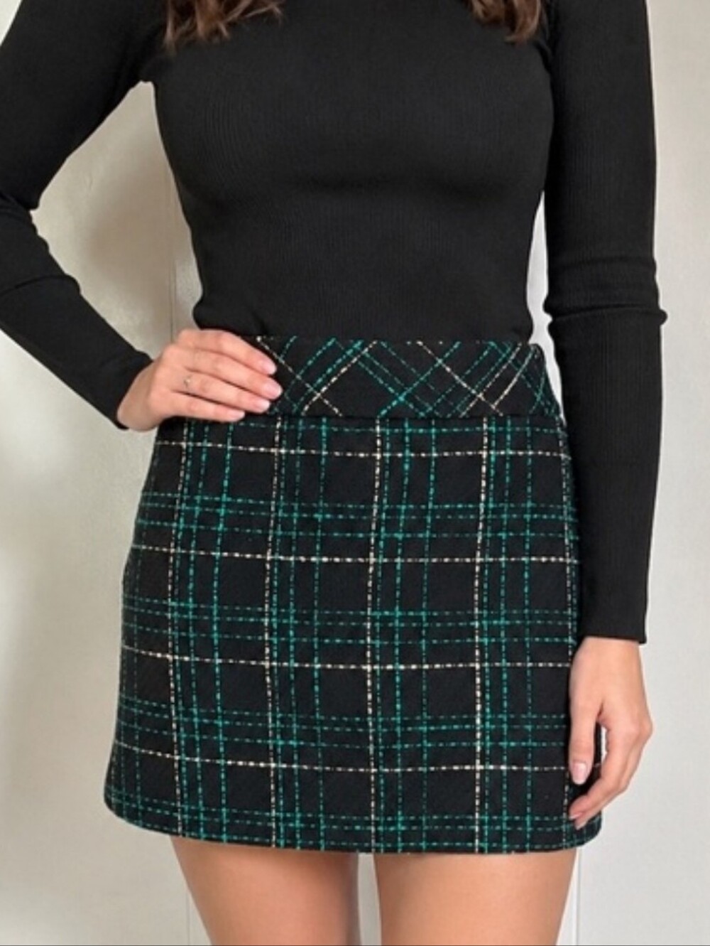 🌟7/25$ LOFT Black Mini Skirt with Green and White Plaid